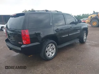 2008 GMC Yukon SLT 4SB z VIN 1GKFK13018J146391, wystawiony jako IAAI lot #42102852 z przebiegiem 305 880 mil mil oraz . Historia ofert i sprzedaży dostępna na DreamBid. Obrazek 4.