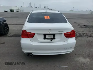 2011 BMW 3 Series 328i xDrive z VIN WBAPK5G54BNN51901, wystawiony jako Copart lot #53921885 z przebiegiem Nie podano mil oraz Szkody całkowita. Historia ofert i sprzedaży dostępna na DreamBid. Obrazek 6.