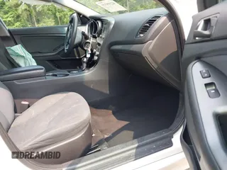 2015 Kia Optima LX z VIN KNAGM4A72F5627037, wystawiony jako IAAI lot #42399339 z przebiegiem 149 612 mil mil oraz . Historia ofert i sprzedaży dostępna na DreamBid. Obrazek 5.