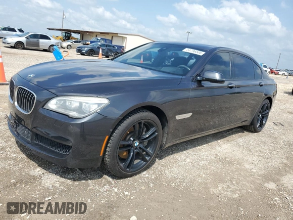 2015 BMW 7 Series 750Li z VIN WBAYE8C51FD782155, wystawiony jako Copart lot #54796505 z przebiegiem 112 772 mil mil oraz Szkoda całkowita • Salvage title. Historia ofert i sprzedaży dostępna na DreamBid. Obrazek 1.