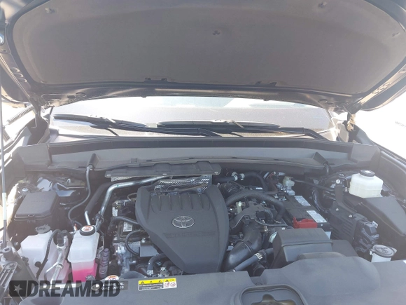 2024 Toyota Highlander XLE z VIN 5TDAAAB51RS058547, wystawiony jako IAAI lot #41967637 z przebiegiem 13 191 mil mil oraz . Historia ofert i sprzedaży dostępna na DreamBid. Obrazek 10.