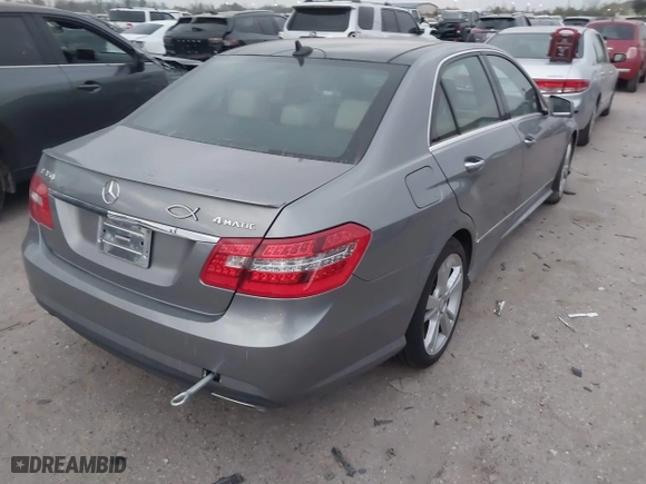 2013 Mercedes-Benz E-Class E 350 Luxury with VIN WDDHF8JB2DA722799, listed as a IAAI auction lot 41766797 with 87,646 mi miles. Bid and sale history available at carsss.com. Image 4.