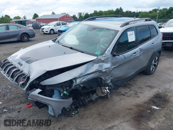 2017 Jeep Cherokee Trailhawk z VIN 1C4PJMBB8HW565462, wystawiony jako IAAI lot #42696507 z przebiegiem 114 819 mil mil oraz . Historia ofert i sprzedaży dostępna na DreamBid. Obrazek 17.