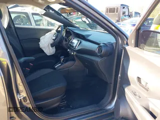 2020 Nissan Kicks S z VIN 3N1CP5BV7LL557951, wystawiony jako IAAI lot #41859008 z przebiegiem 46 566 mil mil oraz . Historia ofert i sprzedaży dostępna na DreamBid. Obrazek 5.