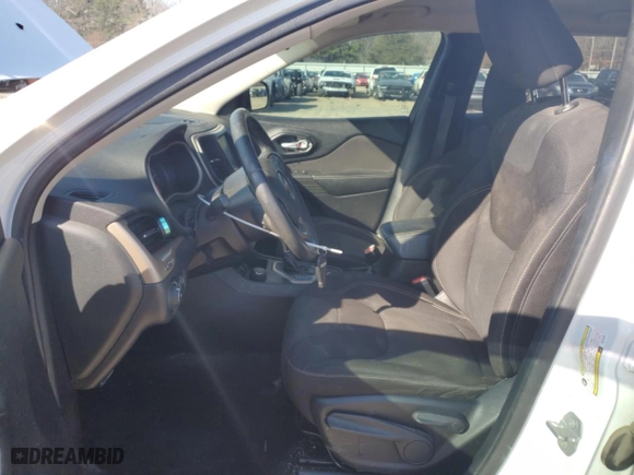 2016 Jeep Cherokee Latitude with VIN 1C4PJMCS0GW182855, listed as a Copart auction lot 47138175 with 120,855 mi miles and Clean Title. Bid and sale history available at carsss.com. Image 7.