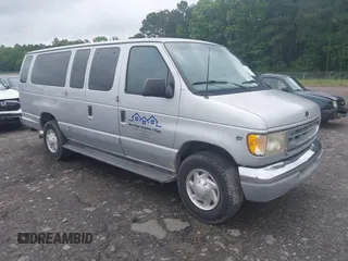 2001 Ford Econoline Passenger XL z VIN 1FBSS31S21HB41485, wystawiony jako IAAI lot #42348076 z przebiegiem 137 270 mil mil oraz . Historia ofert i sprzedaży dostępna na DreamBid. Obrazek 1.