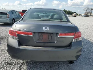2011 Honda Accord LX z VIN 1HGCP2F32BA024983, wystawiony jako Copart lot #57940145 z przebiegiem 152 832 mil mil oraz Nie do naprawy • Non repairable. Historia ofert i sprzedaży dostępna na DreamBid. Obrazek 6.
