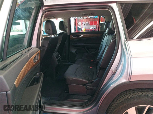 2024 Volkswagen Atlas SE with VIN 1V2HR2CA9RC557329, listed as a IAAI auction lot 42734151 with 19,097 mi miles and . Bid and sale history available at DreamBid. Image 21.