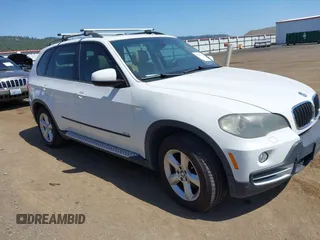 2008 BMW X5 3.0si z VIN 5UXFE43538L009505, wystawiony jako IAAI lot #42189410 z przebiegiem 136 931 mil mil oraz . Historia ofert i sprzedaży dostępna na DreamBid. Obrazek 1.