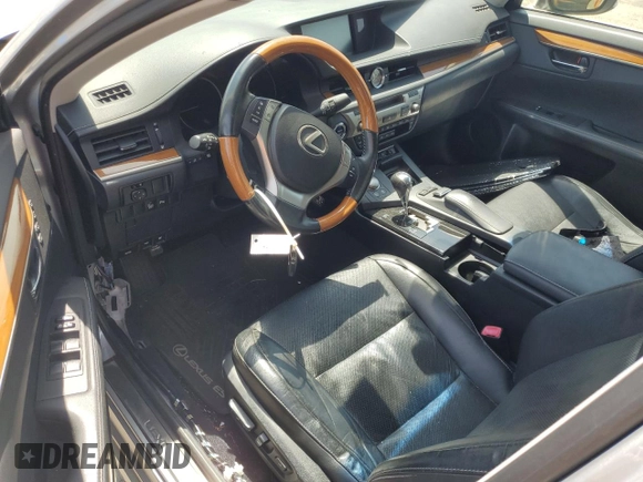 2014 Lexus ES 300h z VIN JTHBW1GG5E2051021, wystawiony jako Copart lot #56654705 z przebiegiem Nie podano mil oraz Szkoda całkowita • Salvage title. Historia ofert i sprzedaży dostępna na DreamBid. Obrazek 8.