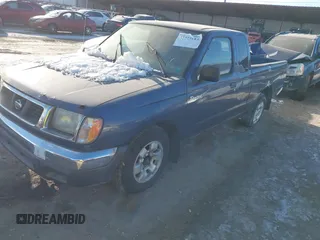 2000 Nissan Frontier XE z VIN 1N6DD26S9YC428084, wystawiony jako IAAI lot #41375183 z przebiegiem Nie podano mil oraz . Historia ofert i sprzedaży dostępna na DreamBid. Obrazek 2.