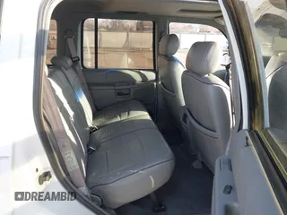 1995 Ford Explorer Eddie Bauer z VIN 1FMDU34X4SZB10719, wystawiony jako IAAI lot #41808364 z przebiegiem 140 085 mil mil oraz . Historia ofert i sprzedaży dostępna na DreamBid. Obrazek 8.