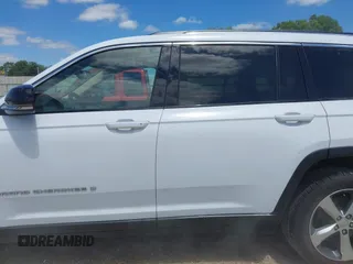 2021 Jeep Grand Cherokee Limited z VIN 1C4RJJBG1M8136228, wystawiony jako IAAI lot #42022735 z przebiegiem 82 017 mil mil oraz . Historia ofert i sprzedaży dostępna na DreamBid. Obrazek 14.