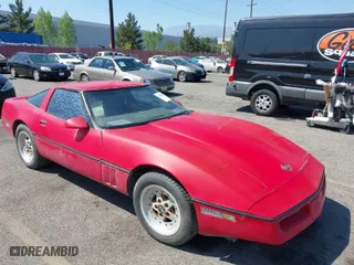 1985 Chevrolet Corvette with VIN 1G1YY0789F5103932, listed as a IAAI auction lot 42004684 with 116,413 mi miles. Bid and sale history available at carsss.com. Image 1.