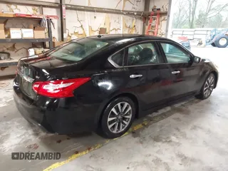 2017 Nissan Altima SV z VIN 1N4AL3AP6HC271962, wystawiony jako IAAI lot #41959995 z przebiegiem 87 157 mil mil oraz . Historia ofert i sprzedaży dostępna na DreamBid. Obrazek 4.
