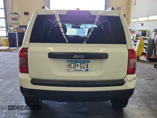2016 Jeep Patriot Sport z VIN 1C4NJPBA7GD528994, wystawiony jako IAAI lot #42378751 z przebiegiem 73 807 mil mil oraz . Historia ofert i sprzedaży dostępna na DreamBid. Obrazek 41.