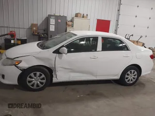 2010 Toyota Corolla z VIN 2T1BU4EE7AC520406, wystawiony jako IAAI lot #41817852 z przebiegiem 127 653 mil mil oraz . Historia ofert i sprzedaży dostępna na DreamBid. Obrazek 14.