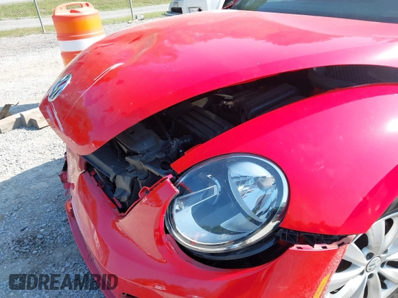 2019 Volkswagen Beetle S with VIN 3VW5DAAT7KM510898, listed as a IAAI auction lot 42567677 with Not provided miles and . Bid and sale history available at DreamBid. Image 17.