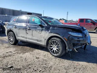 2019 Lincoln Nautilus Reserve with VIN 2LMPJ8LP0KBL52855, listed as a Copart auction lot 88999775 with 36,999 mi miles and Salvage Title. Bid and sale history available at carsss.com. Image 4.
