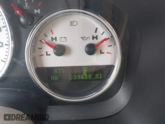 2005 Ford F-150 XLT z VIN 1FTPW12515KE76541, wystawiony jako IAAI lot #42144856 z przebiegiem 239 039 mil mil oraz . Historia ofert i sprzedaży dostępna na DreamBid. Obrazek 15.