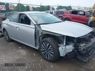 2024 Nissan Altima SV z VIN 1N4BL4DVXRN325709, wystawiony jako IAAI lot #42483584 z przebiegiem 45 722 mil mil oraz . Historia ofert i sprzedaży dostępna na DreamBid. Obrazek 1.