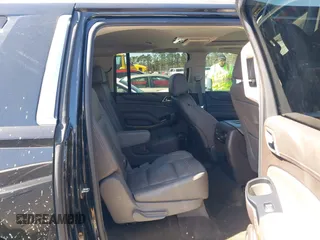 2016 GMC Yukon XL Denali with VIN 1GKS1HKJ5GR435925, listed as a IAAI auction lot 41727259 with 137,098 mi miles. Bid and sale history available at carsss.com. Image 8.