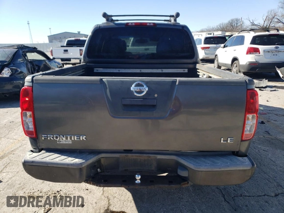 2005 Nissan Frontier LE z VIN 1N6AD07U85C447101, wystawiony jako Copart lot #42063795 z przebiegiem 249 884 mil mil oraz Szkoda całkowita • Salvage title. Historia ofert i sprzedaży dostępna na DreamBid. Obrazek 6.