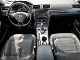 2016 Volkswagen Passat SE z VIN 1VWBT7A33GC014482, wystawiony jako Copart lot #60023455 z przebiegiem 134 347 mil mil oraz Czysty tytuł • Clean title. Historia ofert i sprzedaży dostępna na DreamBid. Obrazek 8.