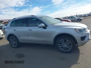 2015 Volkswagen Touareg Lux с VIN WVGEP9BP2FD001793, выставлен на аукционе IAAI как лот 41495609 с пробегом 138 239 миль миль и . История ставок и продаж доступна на DreamBid. Изображение 13.