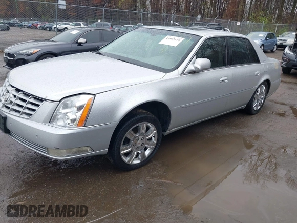2011 Cadillac DTS Luxury Collection z VIN 1G6KD5E6XBU107790, wystawiony jako IAAI lot #41943638 z przebiegiem 150 543 mil mil oraz . Historia ofert i sprzedaży dostępna na DreamBid. Obrazek 17.