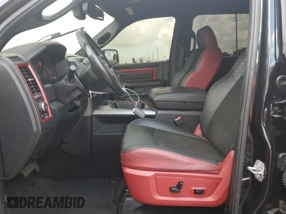 2016 Ram 1500 Rebel z VIN 1C6RR7YT0GS336788, wystawiony jako Copart lot #58507795 z przebiegiem Nie podano mil oraz Szkody całkowita. Historia ofert i sprzedaży dostępna na DreamBid. Obrazek 7.