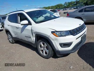 2018 Jeep Compass Latitude z VIN 3C4NJDBB4JT346324, wystawiony jako IAAI lot #42247335 z przebiegiem 72 840 mil mil oraz . Historia ofert i sprzedaży dostępna na DreamBid. Obrazek 1.
