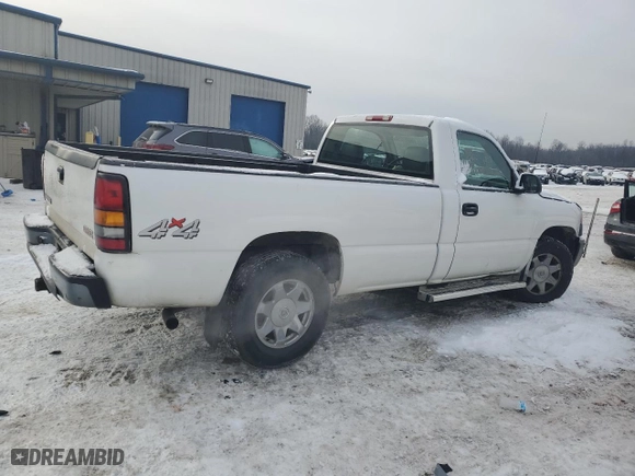 2005 GMC New Sierra 1500 SL with VIN 1GTEK14V75Z349719, listed as a Copart auction lot 86361254 with 70,658 mi miles and Salvage Title. Bid and sale history available at carsss.com. Image 3.
