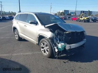 2014 Toyota Highlander XLE with VIN 5TDKKRFHXES024685, listed as a IAAI auction lot 41548281 with 160,000 mi miles. Bid and sale history available at carsss.com. Image 1.