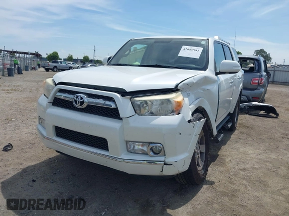 2010 Toyota 4Runner SR5 z VIN JTEZU5JR4A5003392, wystawiony jako IAAI lot #42085983 z przebiegiem 236 299 mil mil oraz . Historia ofert i sprzedaży dostępna na DreamBid. Obrazek 17.