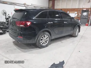 2019 Kia Sorento LX with VIN 5XYPGDA3XKG560440, listed as a IAAI auction lot 41502771 with 114,415 mi miles. Bid and sale history available at carsss.com. Image 4.