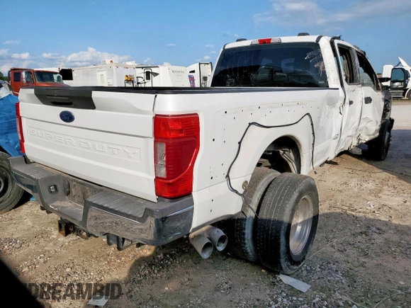 2020 Ford F-350 XL with VIN 1FT8W3DTXLEE25949, listed as a Copart auction lot 57094825 with 391,226 mi miles and Clean title. Bid and sale history available at DreamBid. Image 3.