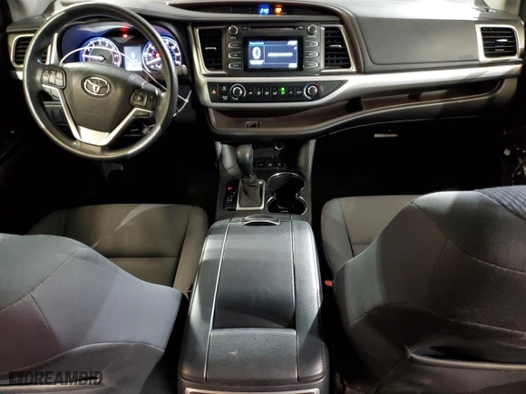 2016 Toyota Highlander LE with VIN 5TDBKRFH4GS258503, listed as a Copart auction lot 43762705 with 106,259 mi miles and Salvage Title. Bid and sale history available at carsss.com. Image 8.