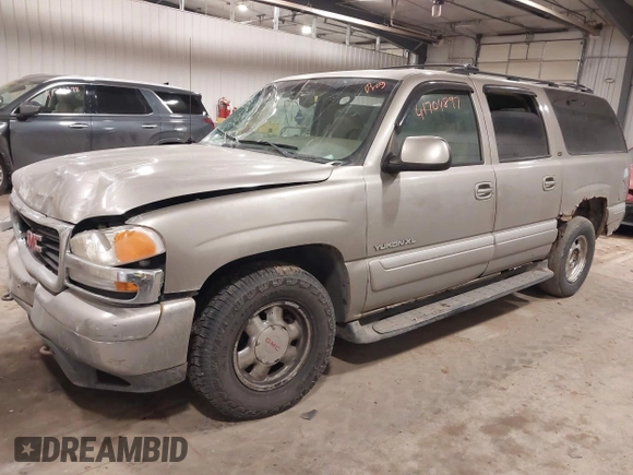 2000 GMC Yukon XL SLT with VIN 3GKFK16T7YG201904, listed as a IAAI auction lot 41704897 with 1 mi miles. Bid and sale history available at carsss.com. Image 2.