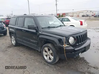 2014 Jeep Patriot Limited with VIN 1C4NJRCB7ED569805, listed as a IAAI auction lot 40854840 with 189,858 mi miles. Bid and sale history available at carsss.com. Image 1.