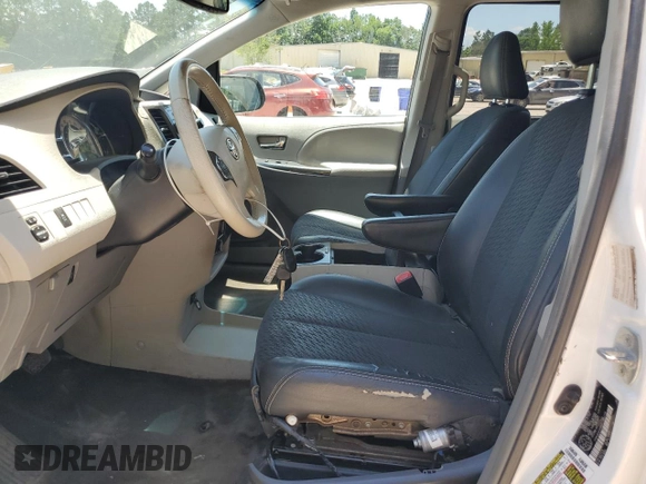 2014 Toyota Sienna SE with VIN 5TDXK3DC4ES501542, listed as a Copart auction lot 61596445 with 204,164 mi miles and Clean title. Bid and sale history available at DreamBid. Image 7.