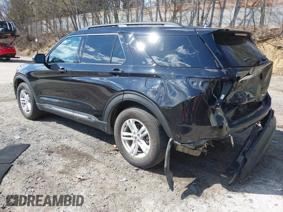 2020 Ford Explorer XLT with VIN 1FMSK8DH5LGB81377, listed as a IAAI auction lot 41908780 with 73,960 mi miles and . Bid and sale history available at carsss.com. Image 3.
