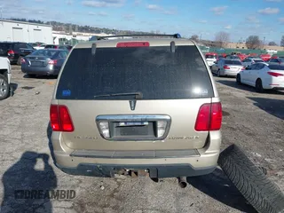 2006 Lincoln Navigator Luxury with VIN 5LMFU28556LJ11069, listed as a IAAI auction lot 41336059 with 117,003 mi miles. Bid and sale history available at carsss.com. Image 17.