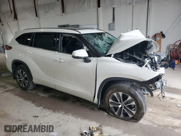 2021 Toyota Highlander XLE with VIN 5TDGZRBH6MS531864, listed as a Copart auction lot 58126045 with Not provided miles and Salvage title. Bid and sale history available at DreamBid. Image 4.