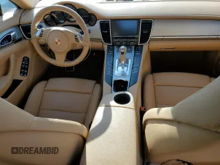 2015 Porsche Panamera 4 z VIN WP0AA2A71FL001349, wystawiony jako Copart lot #67675673 z przebiegiem 44 195 mil mil oraz . Historia ofert i sprzedaży dostępna na DreamBid. Obrazek 8.