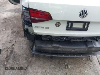 2018 Volkswagen Jetta SE with VIN 3VWDB7AJ1JM261886, listed as a IAAI auction lot 42486968 with Not provided miles and . Bid and sale history available at DreamBid. Image 6.