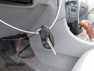 2005 Buick LaCrosse CXL z VIN 2G4WD562951332885, wystawiony jako IAAI lot #42080239 z przebiegiem 122 111 mil mil oraz . Historia ofert i sprzedaży dostępna na DreamBid. Obrazek 11.