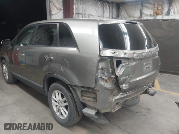 2015 Kia Sorento LX with VIN 5XYKT3A62FG629203, listed as a IAAI auction lot 40448787 with 114,429 mi miles. Bid and sale history available at carsss.com. Image 3.