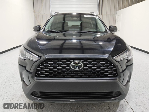 2023 Toyota Corolla Cross LE z VIN 7MUCAAAGXPV060196, wystawiony jako Copart lot #55703965 z przebiegiem 48 304 mil mil oraz Czysty tytuł • Clean title. Historia ofert i sprzedaży dostępna na DreamBid. Obrazek 5.