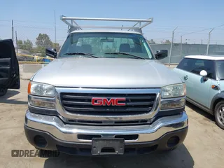 2004 GMC Sierra 1500 with VIN 1GDHC24U94E363663, listed as a IAAI auction lot 42554125 with 86,559 mi miles and . Bid and sale history available at DreamBid. Image 12.